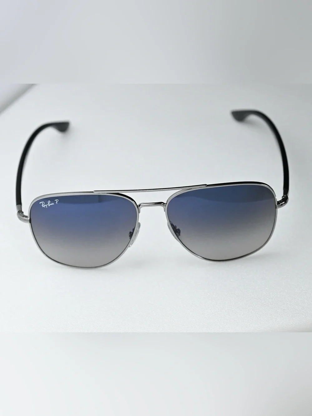 Ray-Ban MSRP $231 Polarized Sunglasses 59 mm RB3683